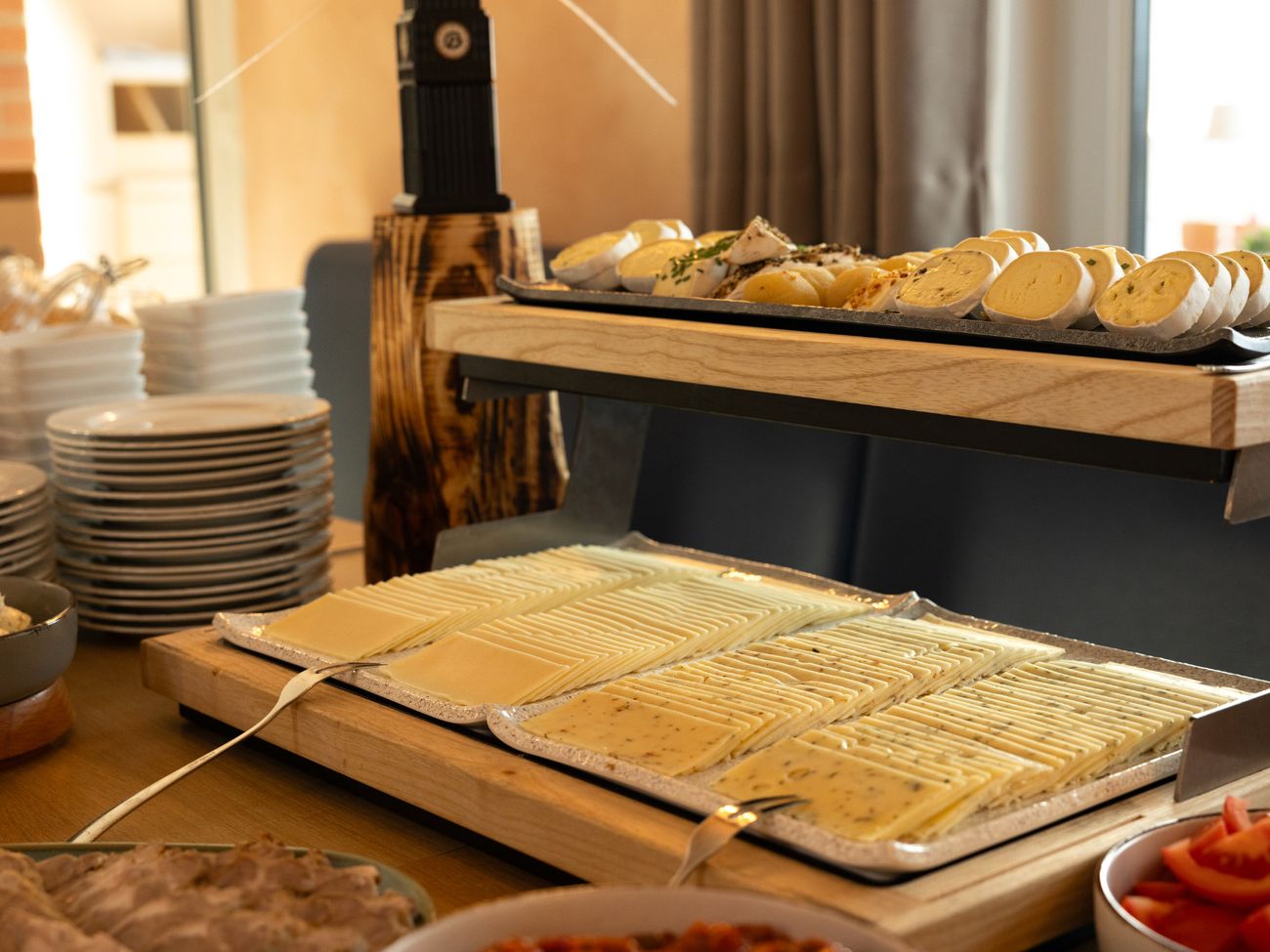 Käseauswahl am Frühstücksbuffet