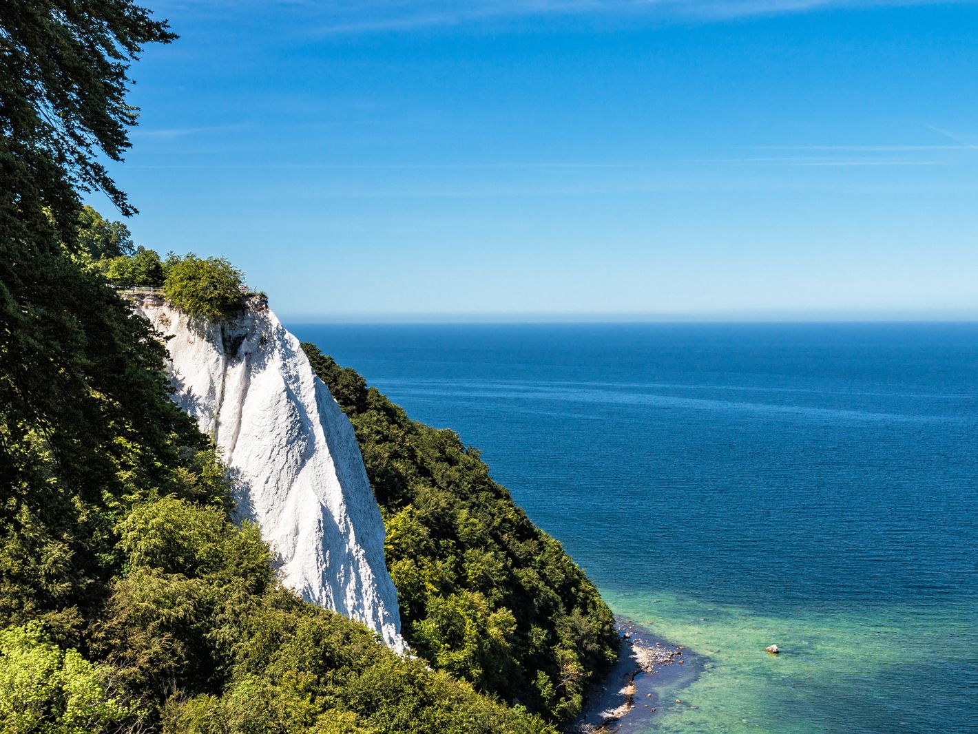  Königsstuhl an der Ostseeküste auf der Insel Rügen  | © Rico Ködder - stock.adobe.com