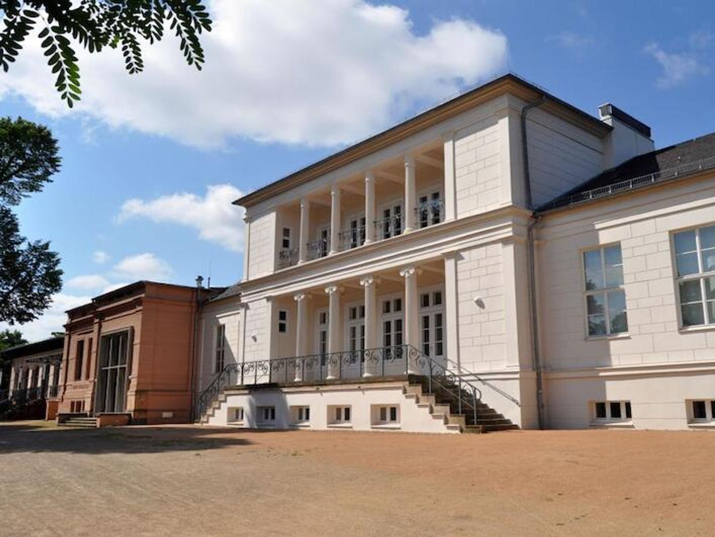 (c) Gesellschaftshaus