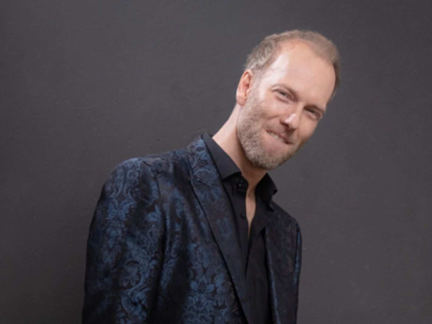 Sven Hagolani