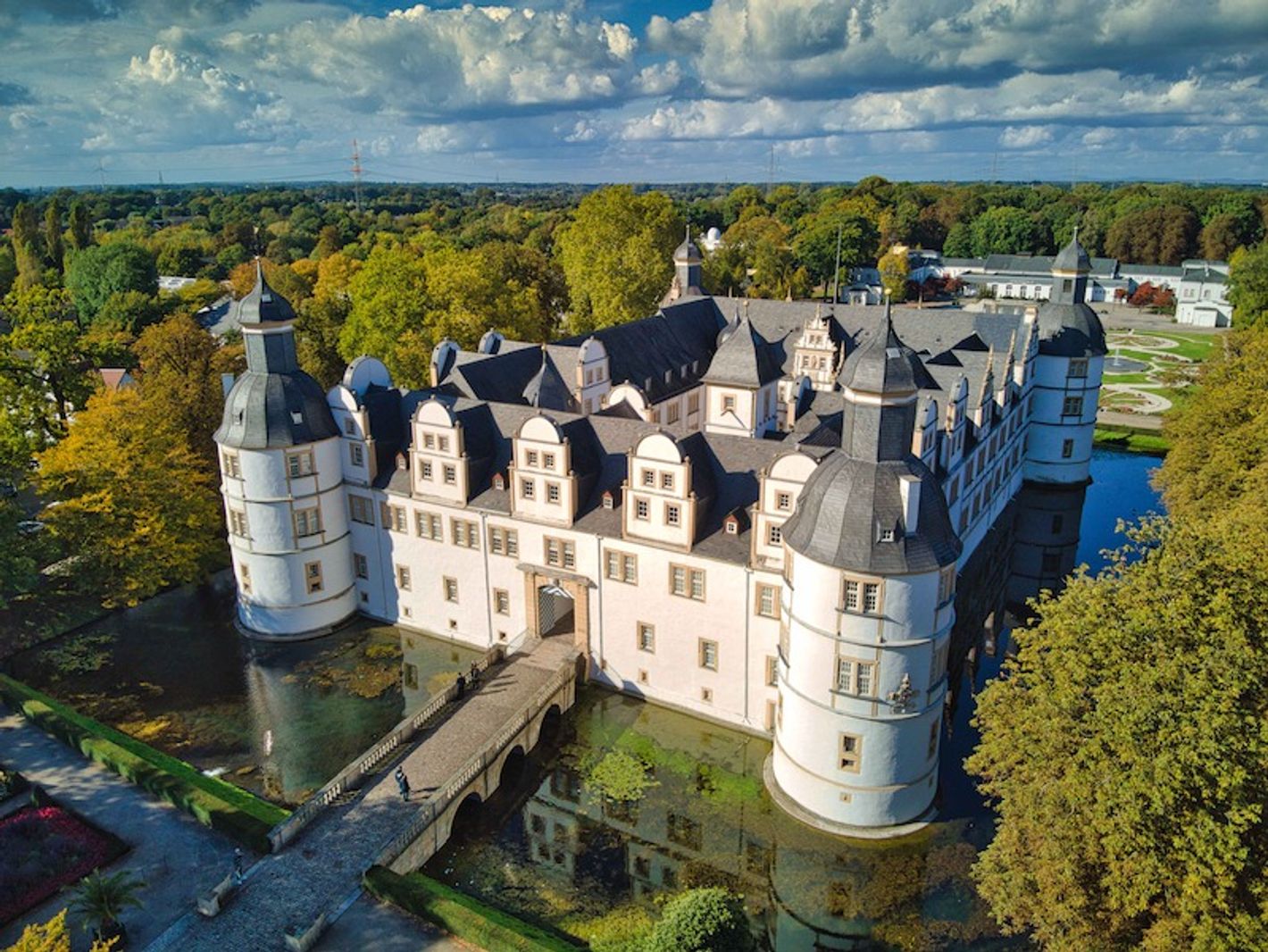 Schloss Neuhaus