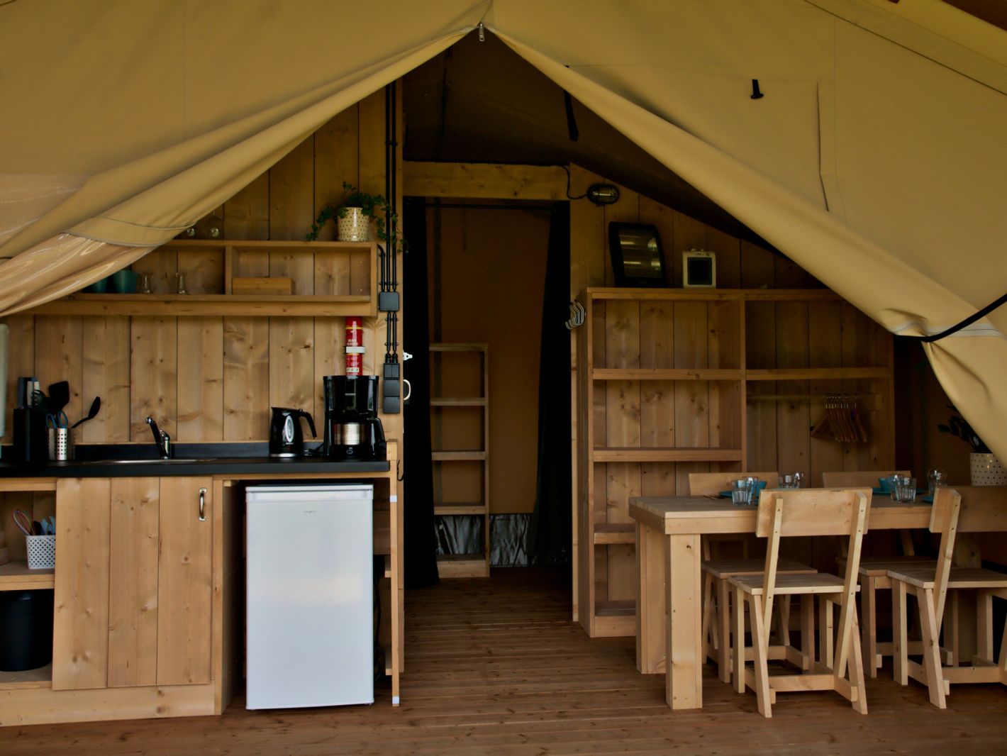 Glamping Zelt + Sanitäranlagen – Paradies Camp