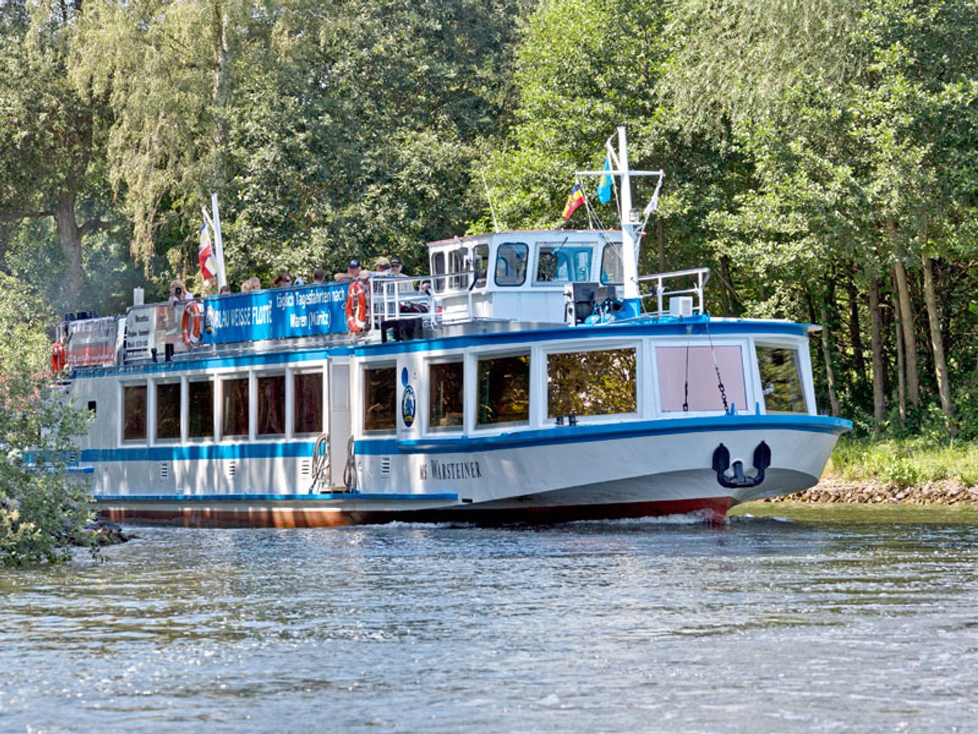 Blau Weisse Flotte Müritz & Seen in Malchow