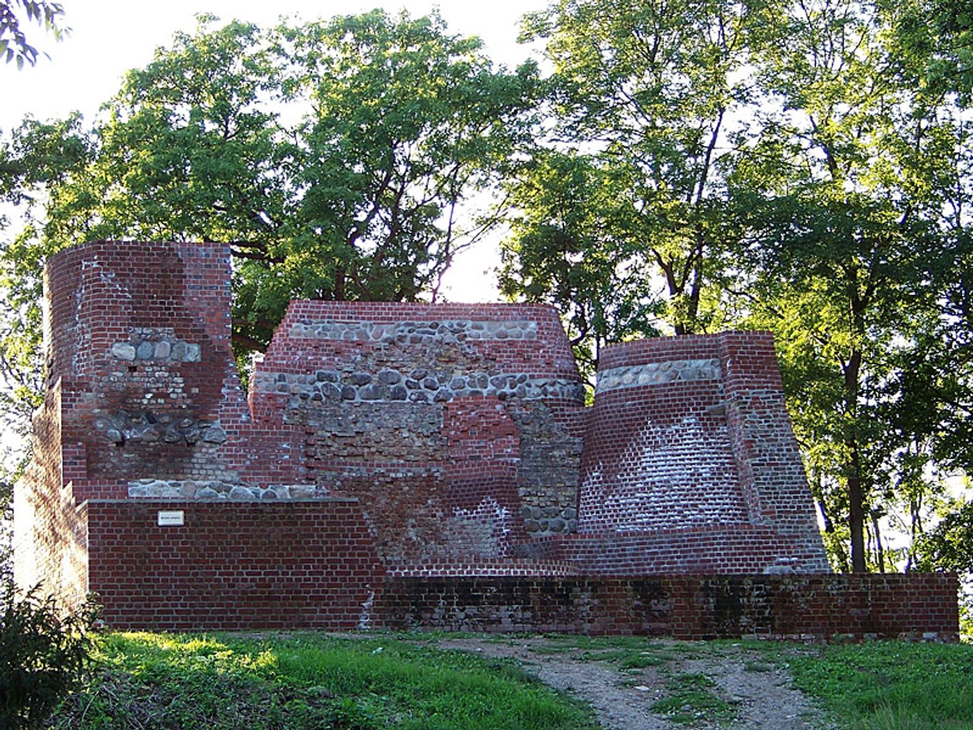 Burganlage "Haus Demmin"