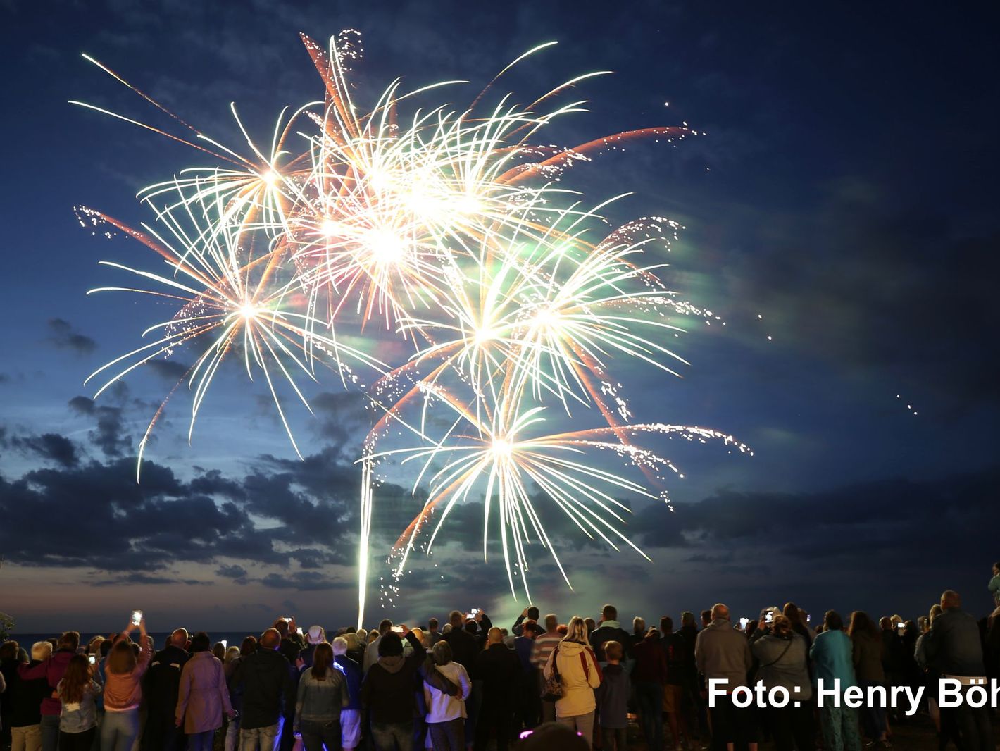 XXL Strandfeuerwerk | © DAS FOTO henry boehm 