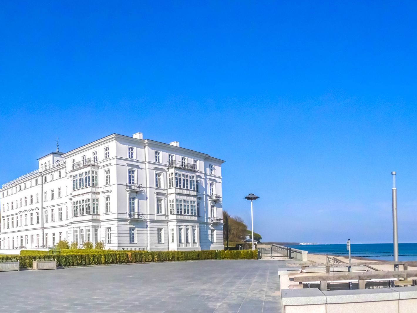 Grand Hotel Heiligendamm Ensemble | ©  Sina Ettmer - stock.adobe.com