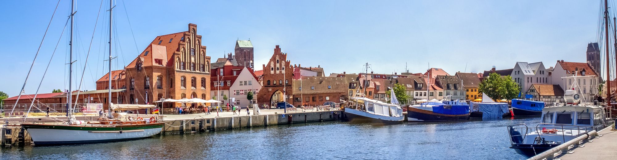  Wismarer Alter Hafen  | ©  Sina Ettmer - stock.adobe.com
