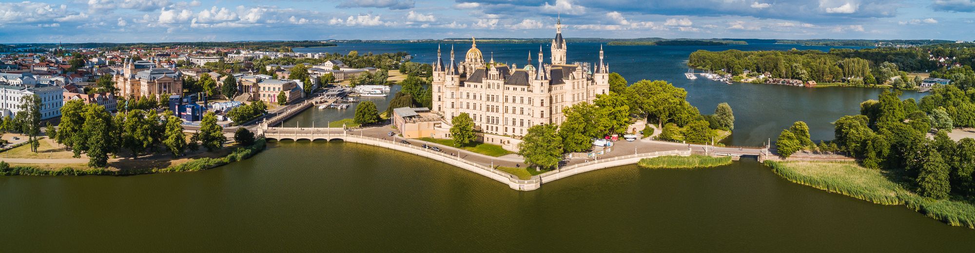 Schweriner Schloss, Alter Garten  mit Theater und Museum | SEB - www.sebfoto.de 