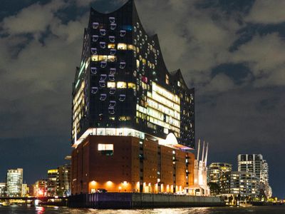 Elbphilharmonie bei Nacht | © Nici Gottstein