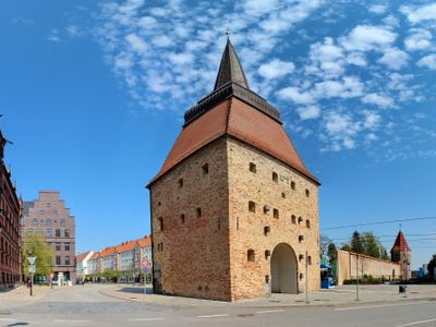 Steintor und Oberlandesgericht Rostock | © pixs:sell - stock.adobe.com