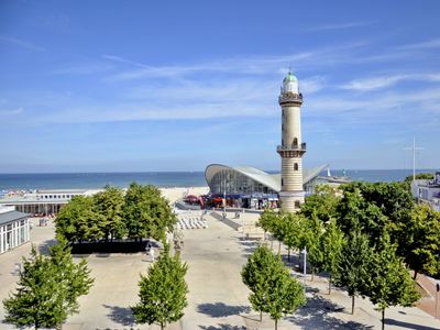 Warnemünde Alter historischer Leuchtturm | © steschum - stock.adobe.com
