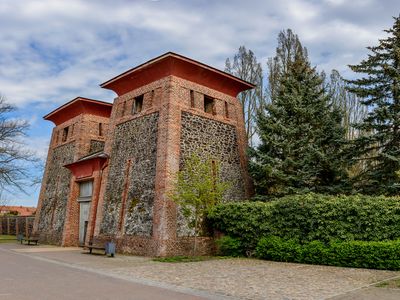 Glockentürme am Friedhof Ludwigslust | © ebenart - stock.adobe.com