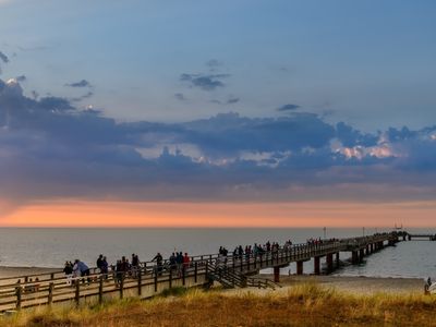  Seebrücke Prerow im Abendlicht  | © ebenart - stock.adobe.com