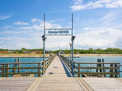 Seebrücke in Wustrow | © aldorado - stock.adobe.com