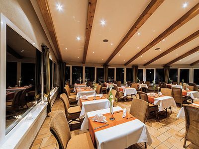 Restaurant mit Wintergarten im Seehotel Heidehof
