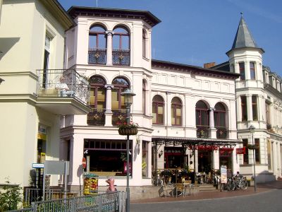 Friedenstraße - Einkaufsbummel in Heringsdorf