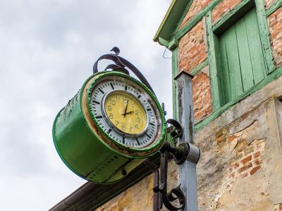 Das Bahnhofsgebäude | Angelika Bentin - stock.adobe.com