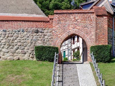 Stadtmauer Sternberg | Carl-Jürgen Bautsch - stock.adobe.com