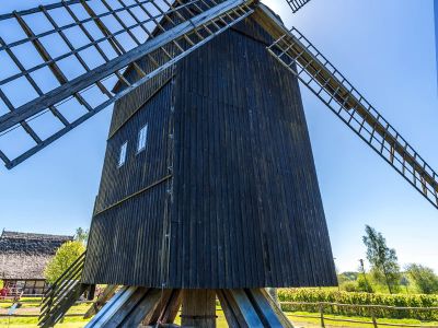 Bockwindmühle Klockenhagen | Stadt Ribnitz-Damgarten