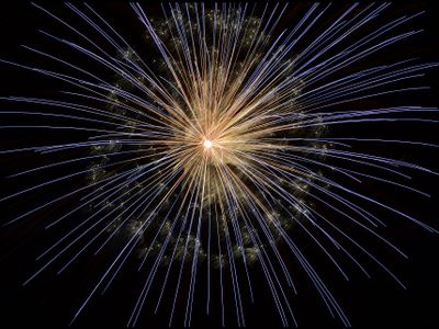 XXL- Feuerwerk  | © fireworks-102971_1920