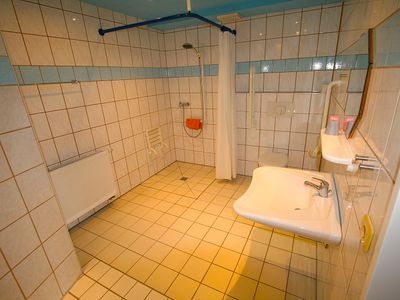 Bad mit Dusche & WC