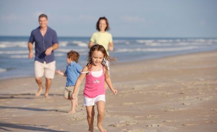 Running am Strand | © jpmediainc - istockphoto.com 