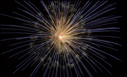 XXL- Feuerwerk  | © fireworks-102971_1920