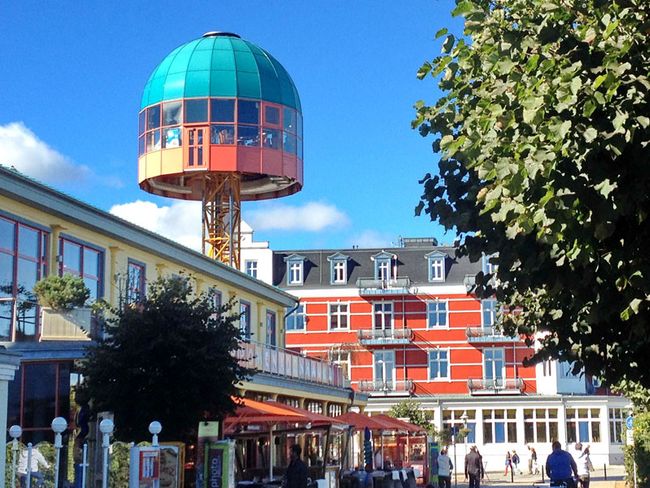 Promenadenhalle mit Ostsee-Lift-Café