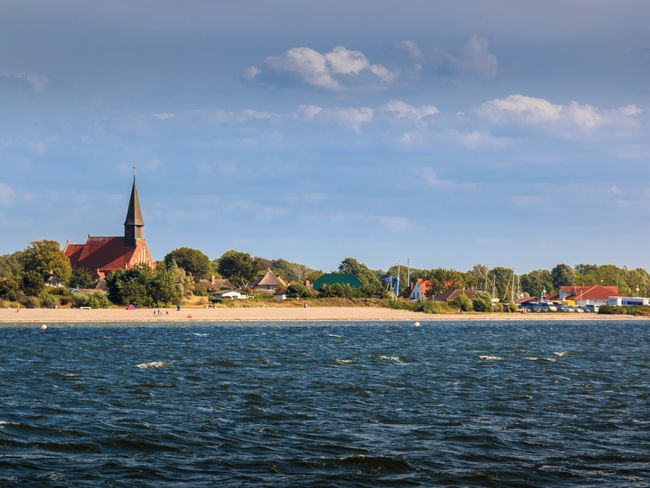 Schiffahrt zum Hafen nach Schaprode auf Rügen | © Stephan -  stock.adobe.com