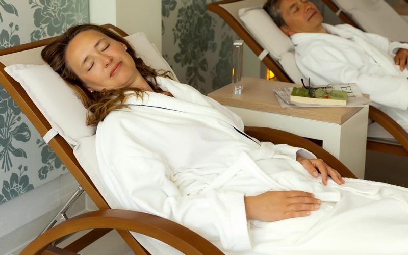 Entspannen im Wellnessbereich
