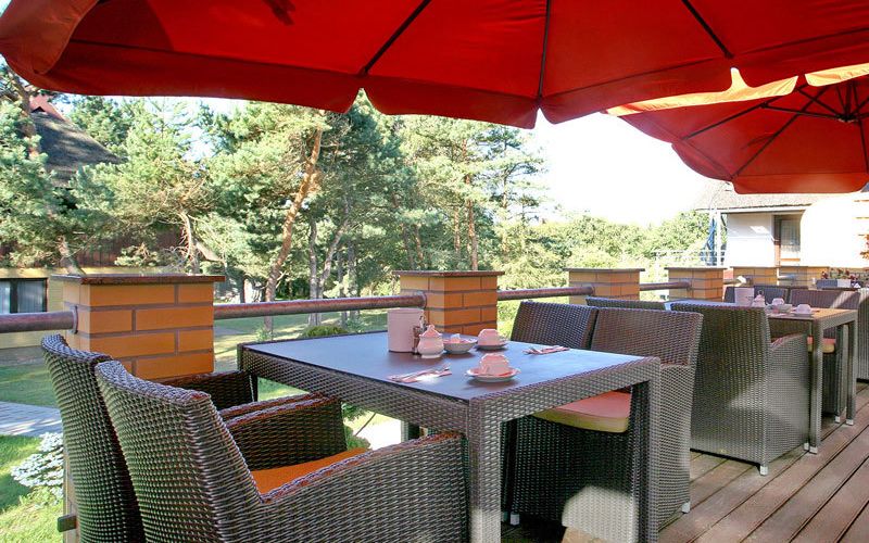 Terrasse mit Sonnenschirm