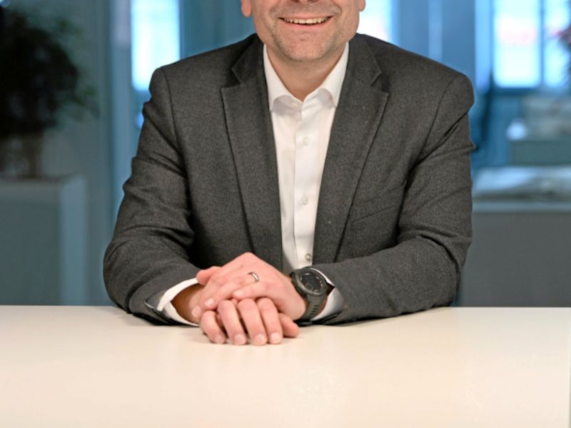 Dr. Florian freund