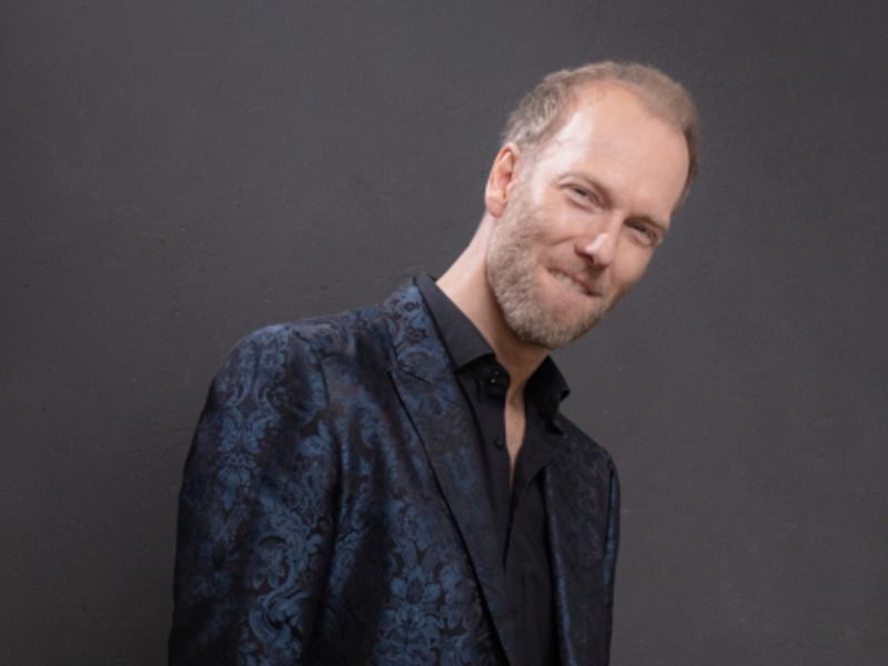 Sven Hagolani