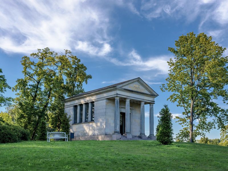 Mausoleum für Königin Luise von Preußen im Schlosspark | © ebenart - stock.adobe.com