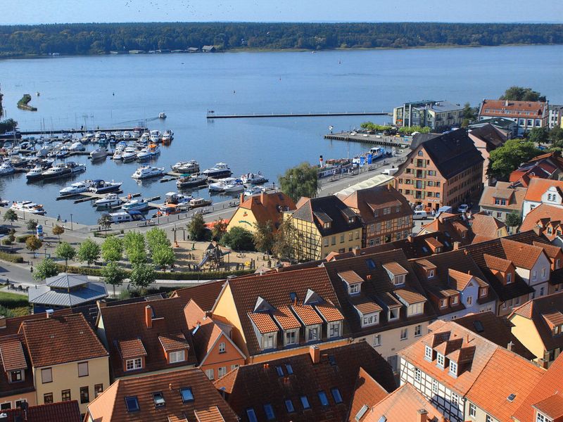 Blick vom Marienkirchturm zum Warener Hafen | © holger.l.berlin  - stock.adobe.com