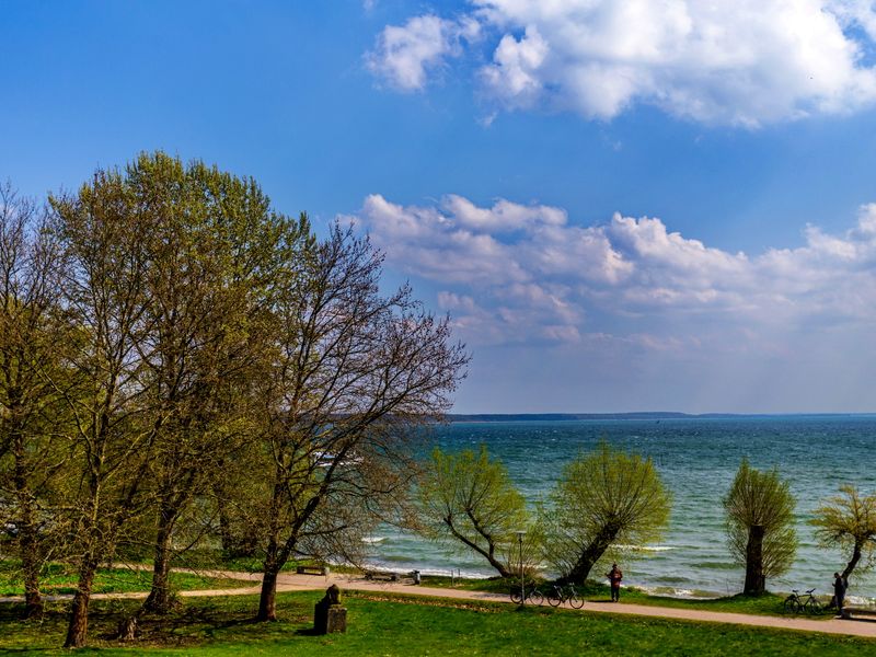 Uferpromenade | © Angelika Bentin - stock.adobe.com