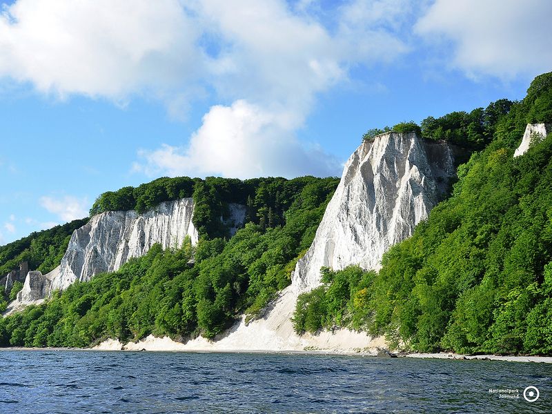 Seeseitiger Blick auf den Königsstuhl | © Ingolf Stodian