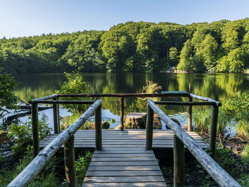 Herthasee und Herthaburg | JDM Photo - stock.adobe.com