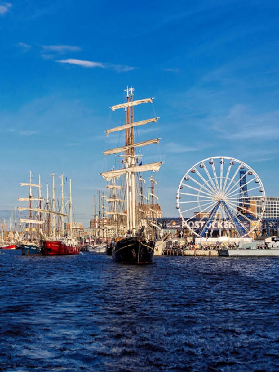 Segelschiffe bei der Hanse Sail in Rostock