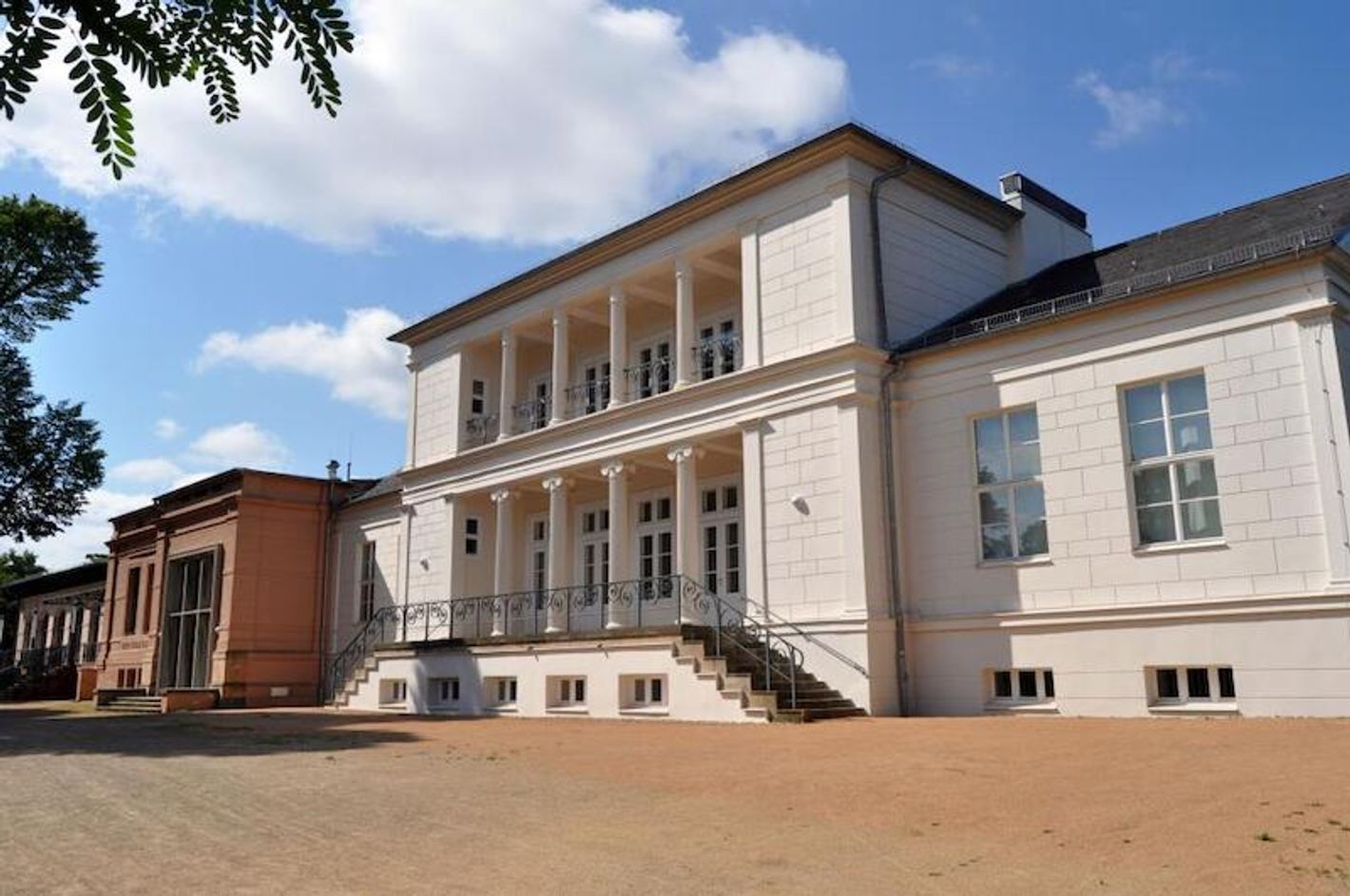 (c) Gesellschaftshaus