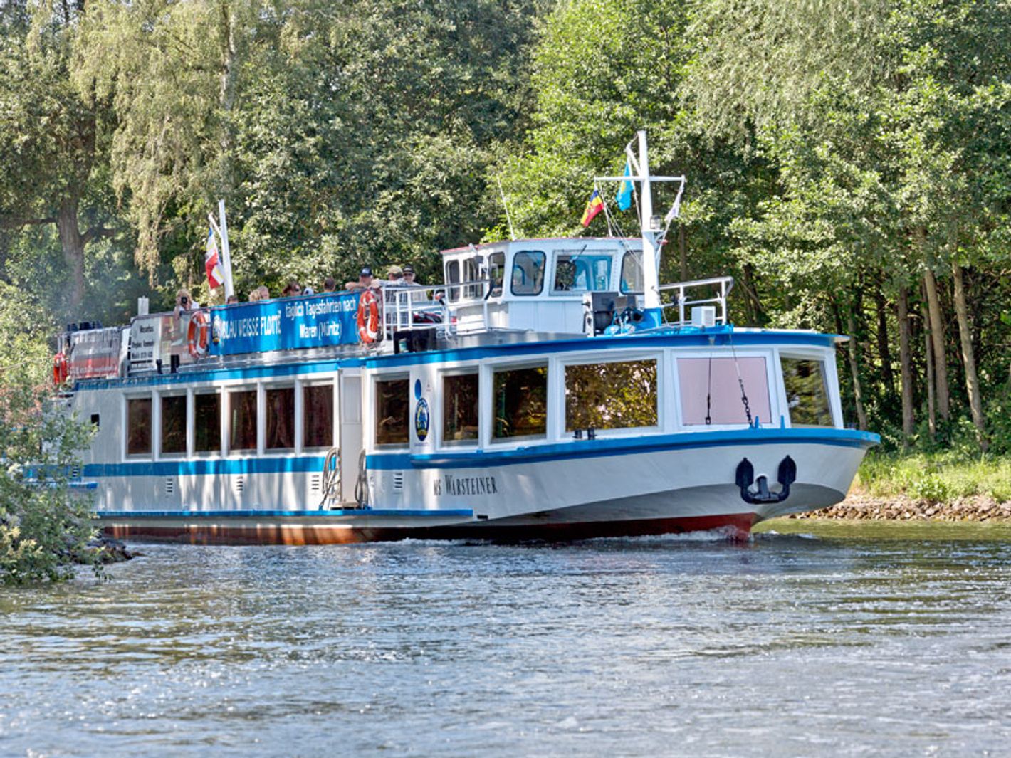 Blau Weisse Flotte Müritz & Seen in Malchow
