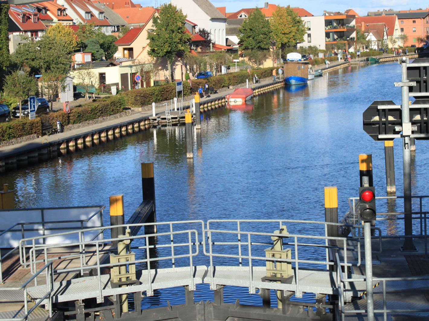 Schleuse mit "Hühnerleiter" in Plau am See | holger.l.berlin - stock.adobe.com