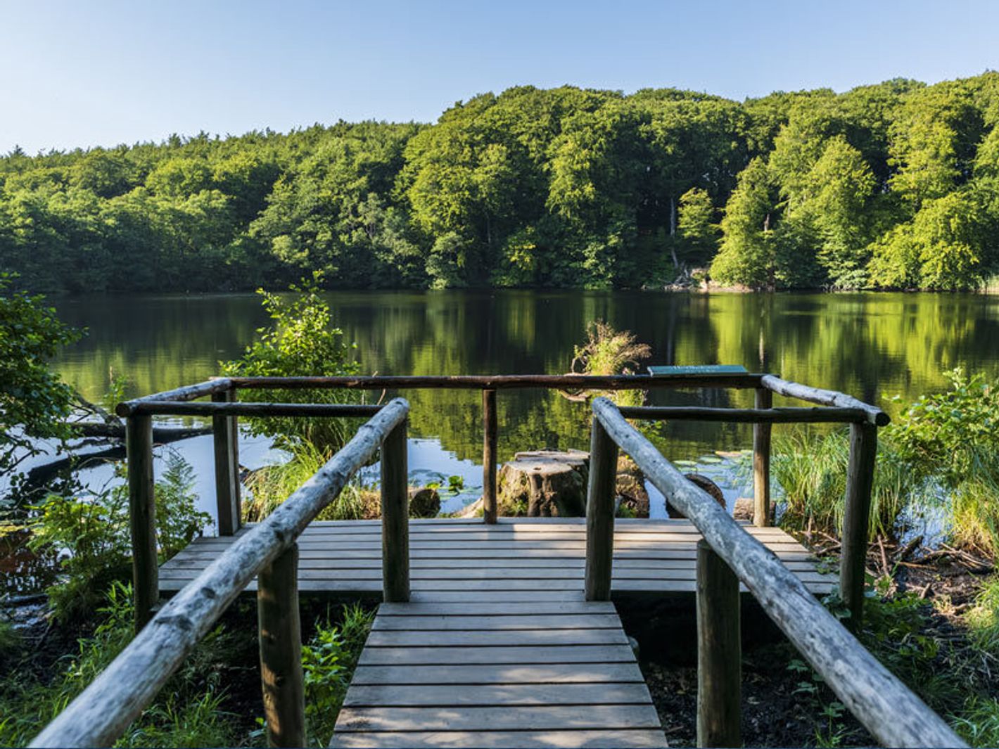 Herthasee und Herthaburg | JDM Photo - stock.adobe.com