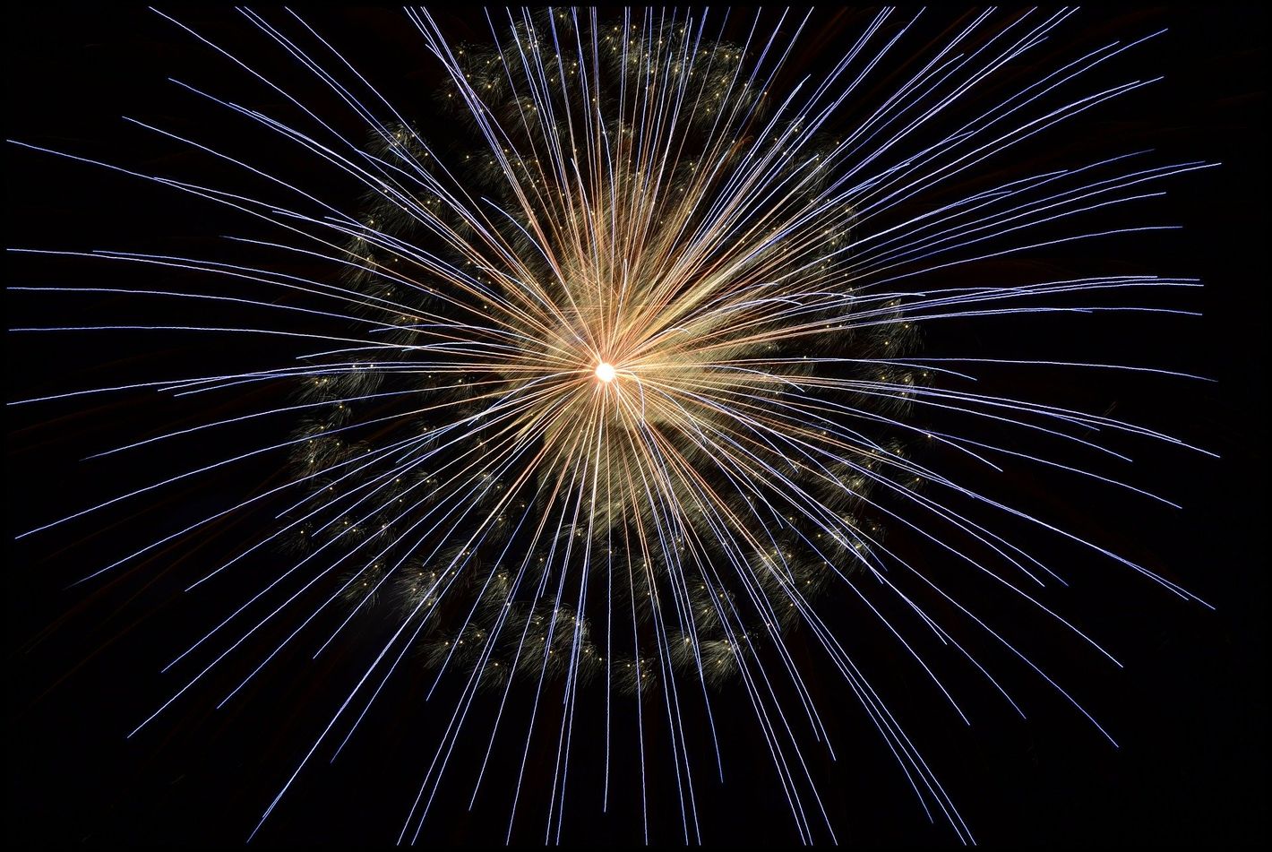 XXL- Feuerwerk  | © fireworks-102971_1920