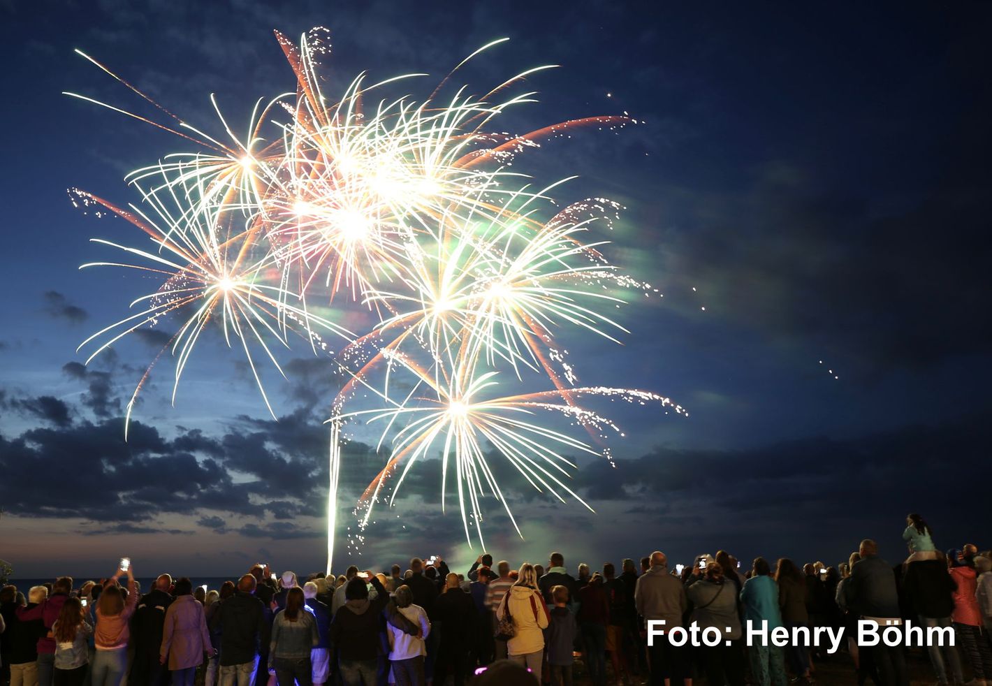  XXL Strandfeuerwerk | © DAS FOTO henry boehm 