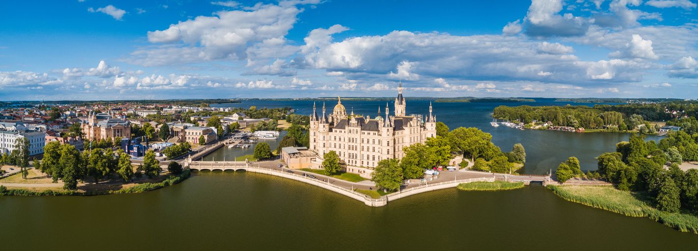 Schweriner Schloss, Alter Garten  mit Theater und Museum | SEB - www.sebfoto.de 